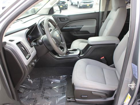 Used 2022 Chevrolet Colorado W/T AWD/4WD image 11