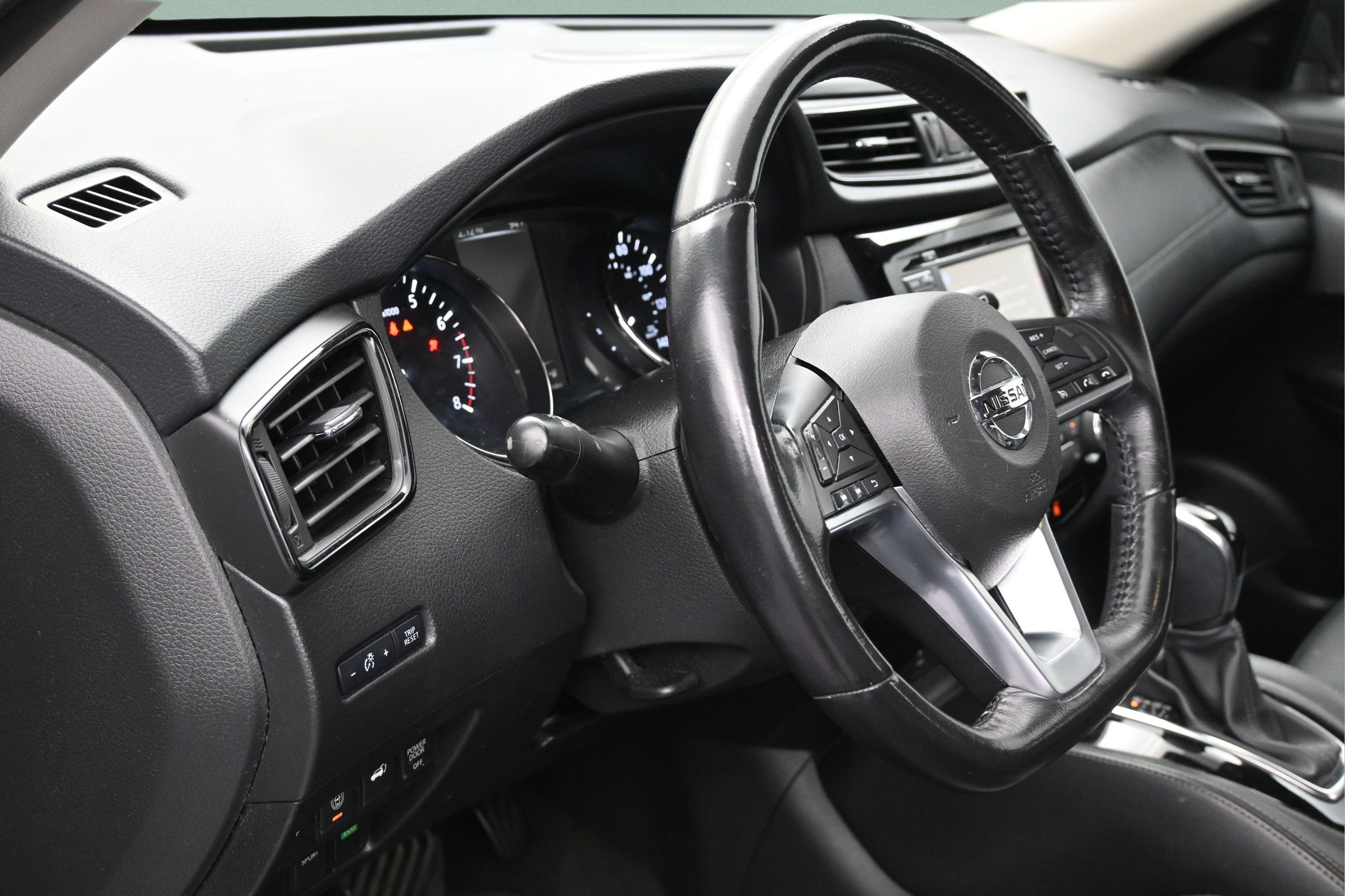 Used 2017 Nissan Rogue SL FWD image 12