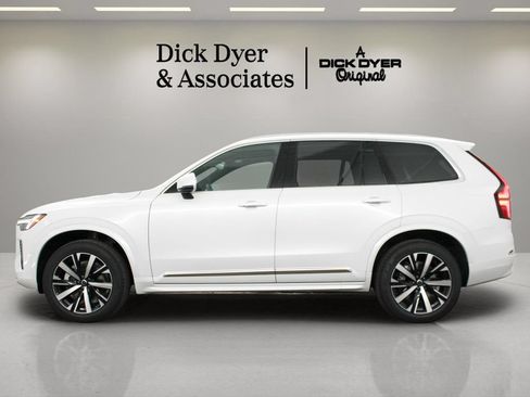 New 2026 Volvo XC90 B5 Core AWD/4WD image 15