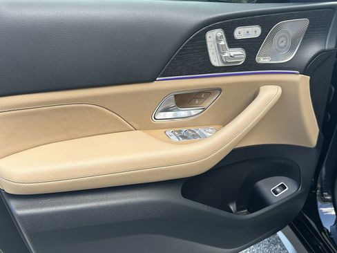 Certified 2024 Mercedes-Benz GLS 450 4MATIC image 11