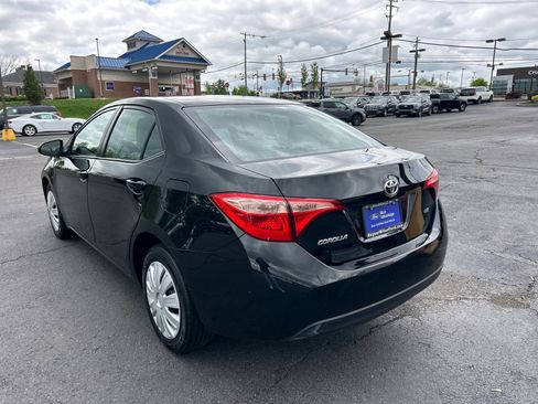 Used 2018 Toyota Corolla LE FWD image 10