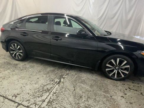 Used 2024 Honda Civic EX-L image 4