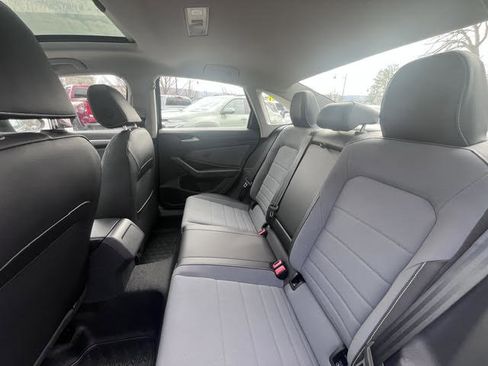 New 2026 Volkswagen Jetta SE FWD image 13