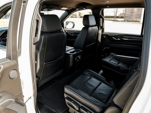 Used 2021 GMC Yukon XL Denali image 42