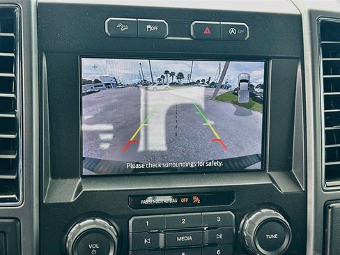Used 2019 Ford F150 XLT w/ Equipment Group 302A Luxury AWD/4WD image 12