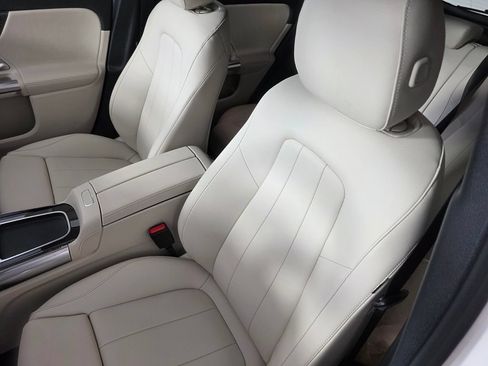 New 2026 Mercedes-Benz GLA 250 image 8
