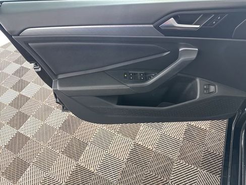 Used 2024 Volkswagen Jetta SE image 23