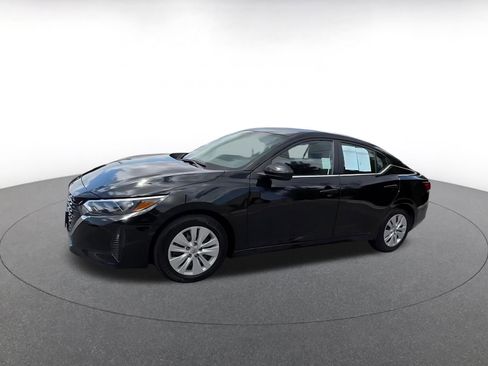 Used 2025 Nissan Sentra S FWD image 8
