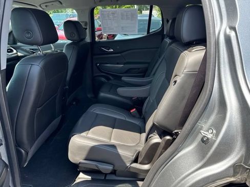Used 2023 GMC Acadia SLT AWD/4WD image 18