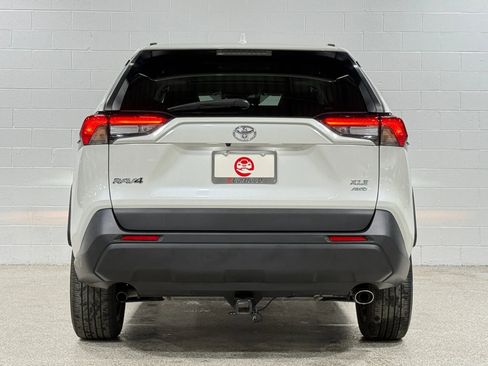 Used 2021 Toyota RAV4 XLE Premium AWD/4WD image 7