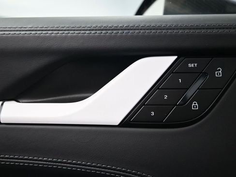 Certified 2025 Porsche 911 Carrera image 16