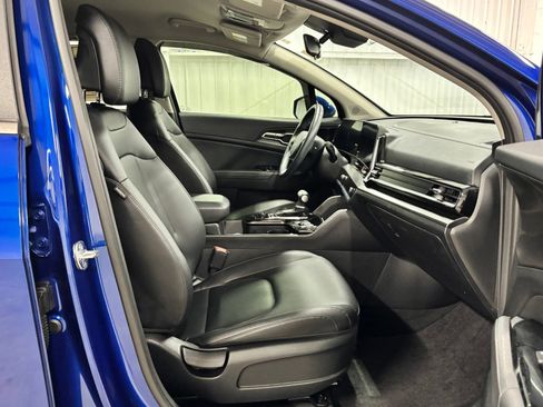 Used 2025 Kia Sportage EX FWD image 22