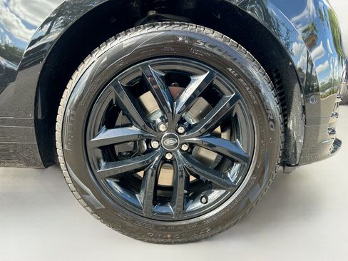 New 2026 Land Rover Range Rover Velar Dynamic SE image 33