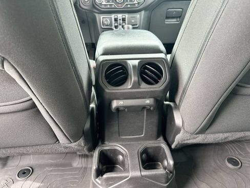 Used 2023 Jeep Gladiator Sport AWD/4WD image 22