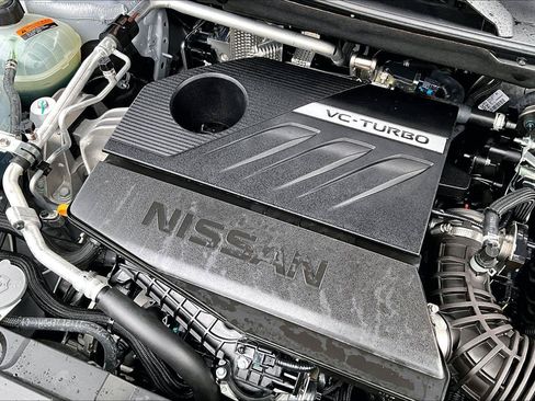 Used 2025 Nissan Rogue SV AWD/4WD image 32