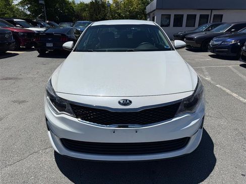 Used 2017 Kia Optima LX FWD image 3