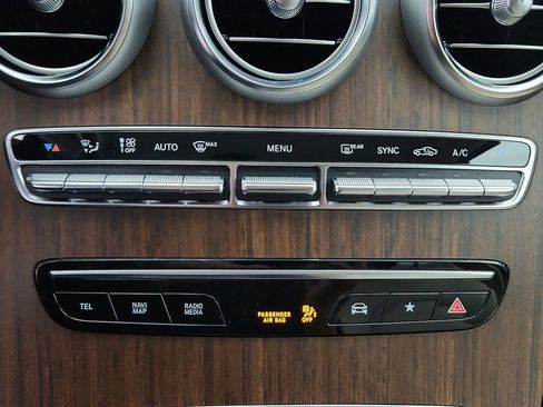 Used 2022 Mercedes-Benz GLC 300 4MATIC image 19