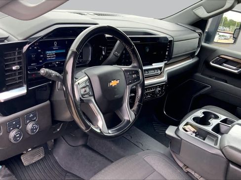 Used 2025 Chevrolet Silverado 2500 LT AWD/4WD image 35
