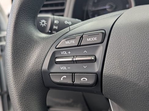 Used 2019 Hyundai Elantra SE w/ Cargo Package FWD image 18