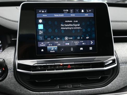 New 2025 Jeep Compass Latitude w/ Sun & Sound Group image 14