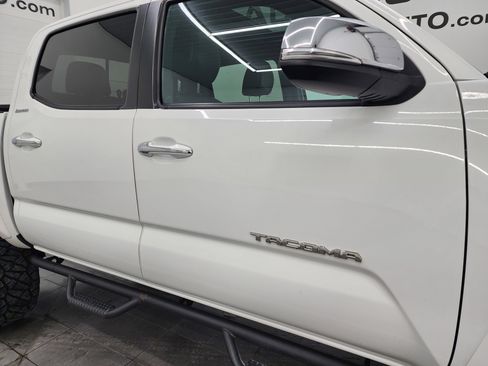 Used 2019 Toyota Tacoma Limited image 24