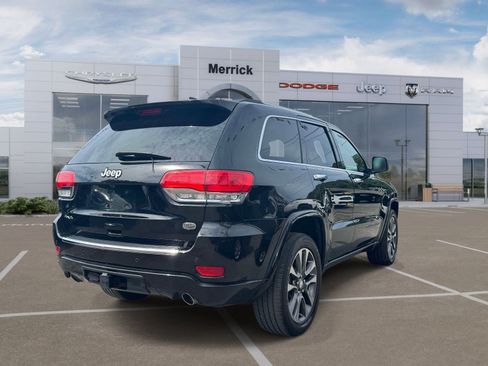 Used 2017 Jeep Grand Cherokee Overland AWD/4WD image 6
