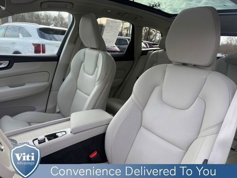 Certified 2023 Volvo XC60 B5 Ultimate w/ Climate Package image 18