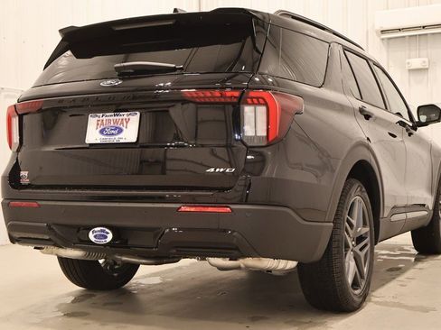 New 2026 Ford Explorer ST-Line w/ ST-Line Street Pack image 8