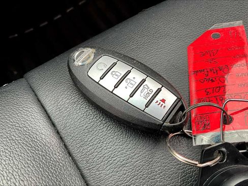 Used 2013 Nissan Pathfinder SL FWD image 15