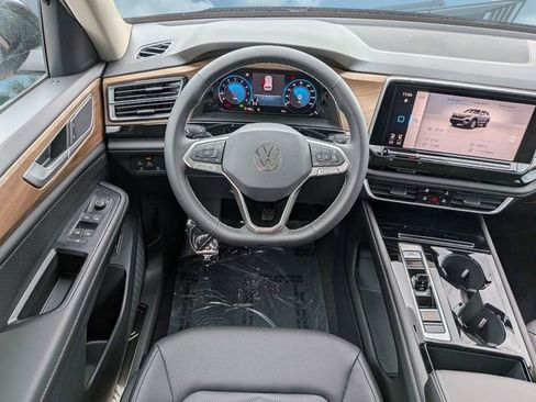New 2026 Volkswagen Atlas SE FWD image 17