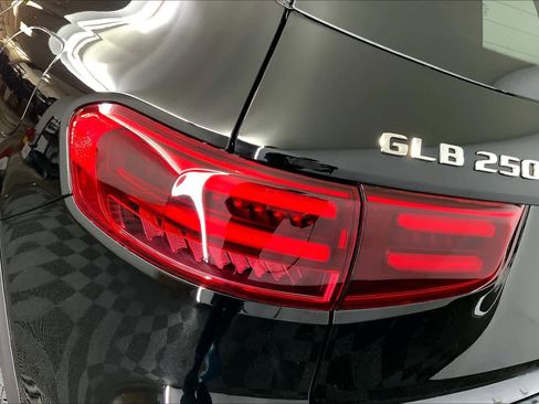 New 2025 Mercedes-Benz GLB 250 4MATIC image 6