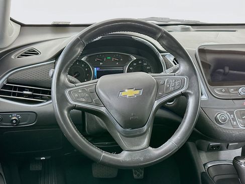 Used 2018 Chevrolet Malibu LT image 17