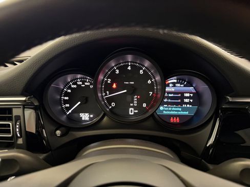 Certified 2026 Porsche Macan AWD/4WD image 21