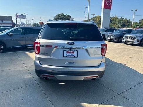 Used 2017 Ford Explorer Limited w/ Equipment Group 301A FWD image 6
