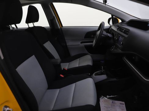 Used 2014 Toyota Prius C Three image 11