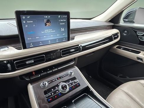 Used 2022 Lincoln Aviator Grand Touring w/ Elements Package Plus image 24