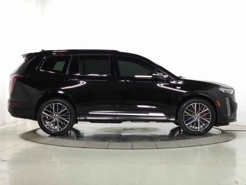 Certified 2025 Cadillac XT6 Sport w/ Platinum Package image 11