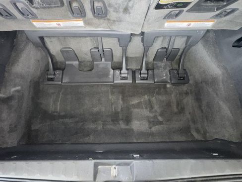 Used 2018 Toyota Sienna LE w/ Carpet Mat Package image 11