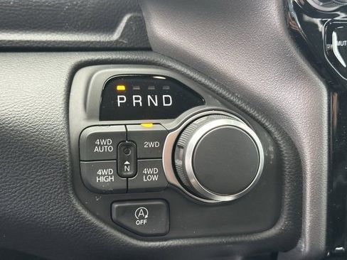 New 2026 RAM 1500 4x4 Crew Cab image 32