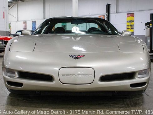 Used 1999 Chevrolet Corvette Coupe RWD image 12