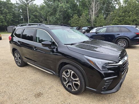 Used 2024 Subaru Ascent Limited AWD/4WD image 3
