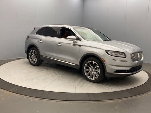 Used 2021 Lincoln Nautilus Reserve AWD/4WD image 7