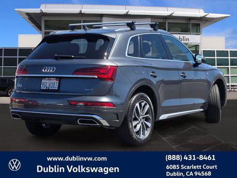 Used 2023 Audi Q5 2.0T Premium w/ Convenience Package AWD/4WD image 4