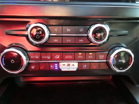 Used 2023 Ford F350 Lariat w/ Lariat Ultimate Package image 31