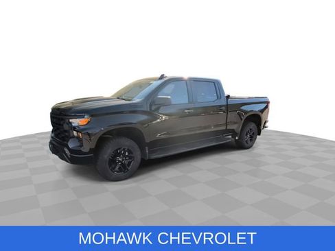 Used 2023 Chevrolet Silverado 1500 Custom Trail Boss w/ Midnight Edition AWD/4WD image 4
