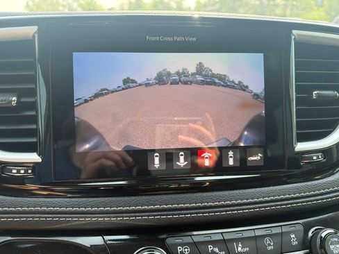 Used 2023 Chrysler Pacifica Touring-L w/ Uconnect Theater Family Group AWD/4WD image 20