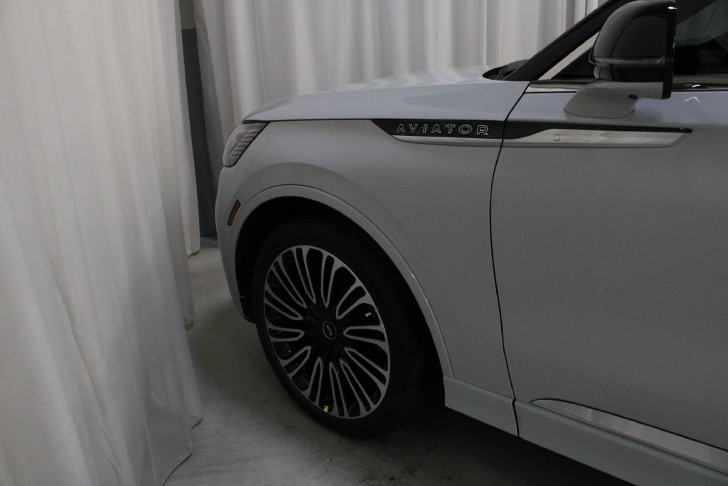 New 2027 Lincoln Aviator Black Label w/ Dynamic Handling Package AWD/4WD image 28