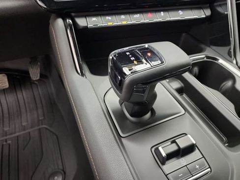 Used 2025 GMC Sierra 1500 AT4 w/ Technology Package image 25