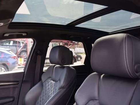 Used 2024 Audi SQ5 Prestige image 6