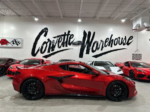 Used 2025 Chevrolet Corvette Z06 RWD image 9